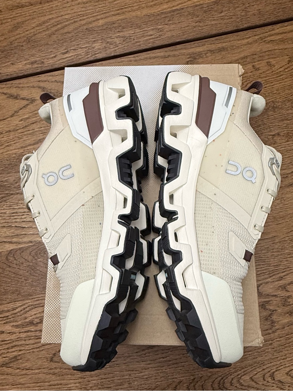 On Running Cloudwander Waterproof Sand / Ivory Running Shoes Beige Size 11W - Picture 2 of 8